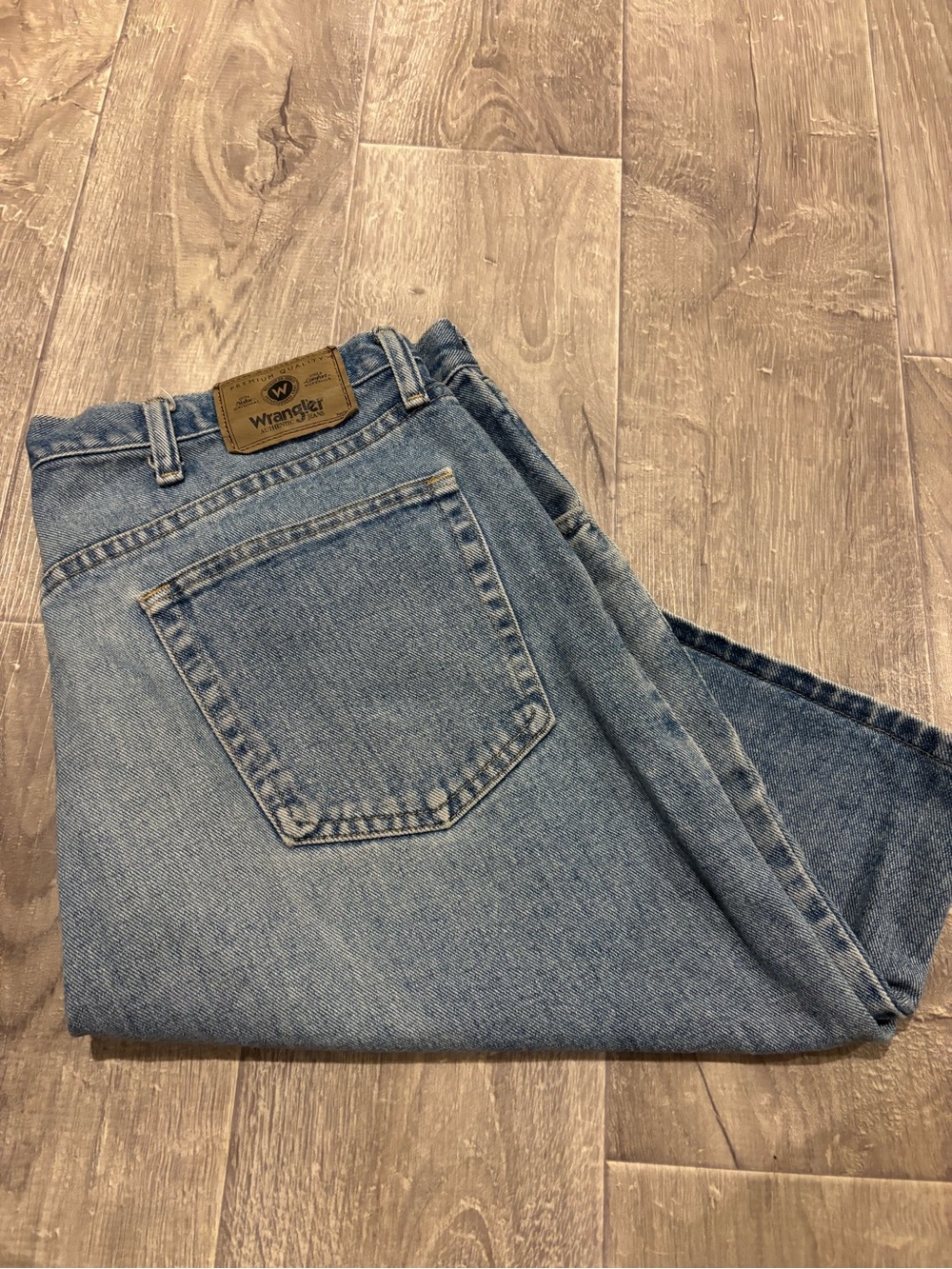 Wrangler Men's Light Blue Fit Short